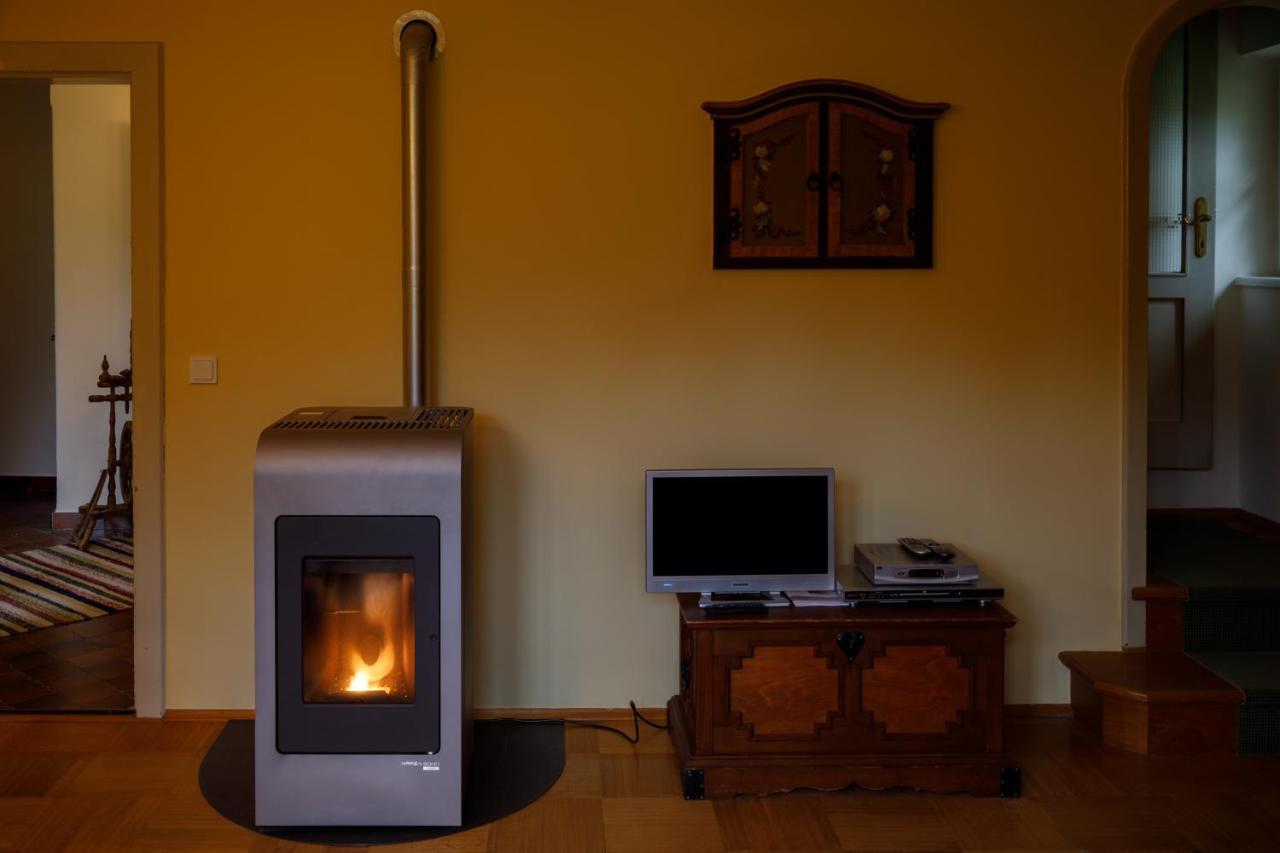 Laendliches Ferienhaus Kotschach-Mauthen Bagian luar foto